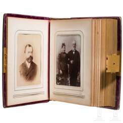 Lack-Fotoalbum, Russland, Ostaschkowo, Werkstatt Osip F. Wischnjakow mit Söhnen, 1882 - 1888