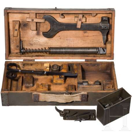 Werkzeugkasten für MG 08, im Mimikry-Transportkasten M 1915 - Foto 1