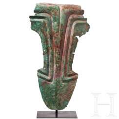 Seltene Rossstirn (Chamfron) aus Bronze, China, 11. - 8. Jhdt. v. Chr.