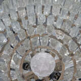 A PAIR OF VICTORIAN CUT-CRYSTAL EIGHT-LIGHT WATERFALL CHANDELIERS - Foto 4