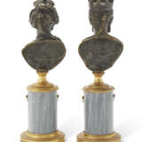 A PAIR OF FRENCH PATINATED-BRONZE, ORMOLU AND BLEU TURQUIN BUSTS - Foto 5