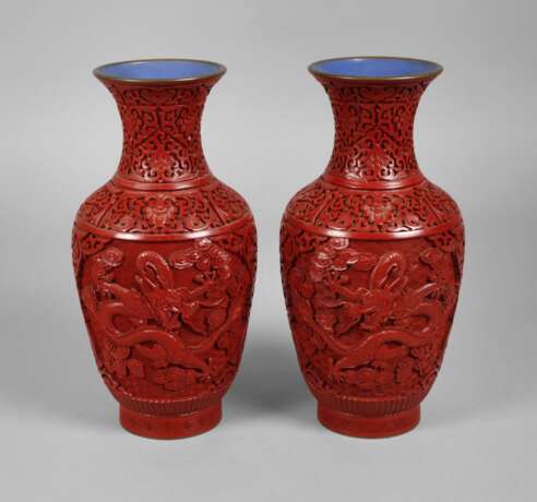 Paar Vasen Lackschnitzerei - Foto 1