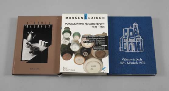 Drei Fachbücher Porzellan und Keramik - photo 1