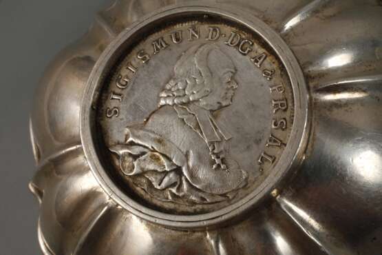 Barocke Silberschale mit Münze - Foto 5