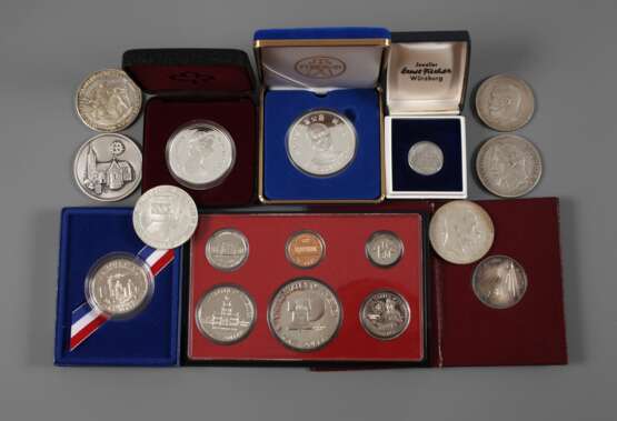 Konvolut Silbermünzen und Medaillen - Foto 1