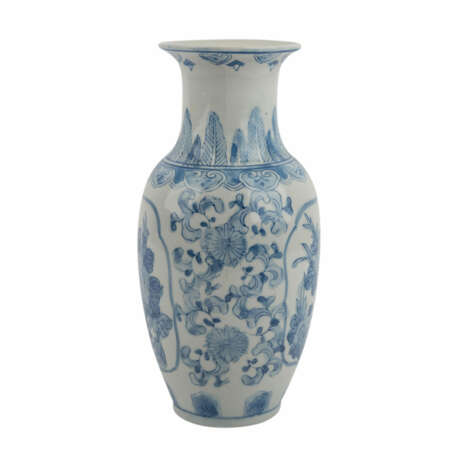 Blau-weisse Vase. CHINA, 20. Jahrhundert. - Foto 4