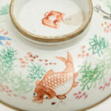 Porzellanschüssel mit Fischmalerei. ASIEN, 20. Jahrhundert. - Foto 5