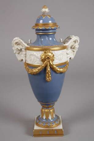 Deckelvase im Louis-XVI.-Stil - Foto 2