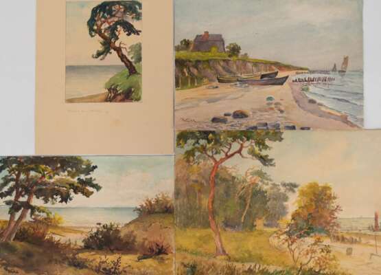 Kühl, Richard (1892 - 1976 Stettin) Konv. 4 Aquarelle, dabei "Kiefer am Steilhang", "Strandpromenade", "Strandansicht mit Booten" und "Dünenlandschaft", sign., 13,5x10 cm bis 19,5x… - photo 1