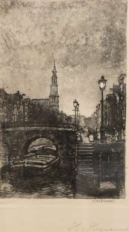Hermanns, Heinrich (1862-1942 Düsseldorf) "Abendliche Prinzengracht in Amsterdam", Radierung, in der Platte sign., 21x13,5 cm, im Passepartout hinter Glas und Rahmen - фото 1