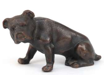Kleine Bronzefigur &quot;Englische Bulldogge&quot;, braun patiniert, H. 6 cm