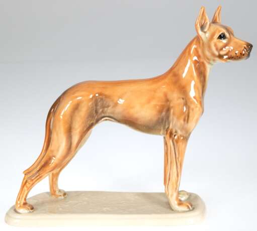 Figur "Deutsche Dogge", Keramik, polychrom bemalt, H. 18,5 cm - photo 1