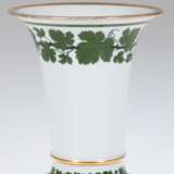 Meissen-Vase, 1924-1934, Weinlaub mit Goldrand, 1. Wahl, Gold etwas berieben, H. 16 cm - фото 1