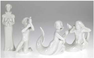4 Porzellanfiguren, Rörstrand, weiß, dabei Nixe mit Seestern, Nixe auf Wellenkamm, Betende und Kniende mit Muschel, H. 12,5 bis 18 cm