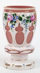 Pokalglas, mit weißem Überfang und rosa Innenfang, Ornamentalschliff, florale Emailmalerei und Goldstaffage, berieben, H. 15 cm