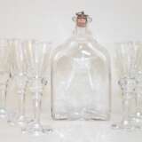 Karaffe mit 5 Gläsern, Schweden, Klarglas, mit bekröntem Monogramm "C IV", Karaffe mit ausgeschliffenem Abriß, H. 22 cm, Glas-H. 16,5 cm - Foto 1