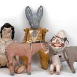 6 Pappmaché-Figuren, Peru 1. Hälfte 20. Jh., handbemalt, dabei u.a. Frau, Kuh und Esel (1 Ohr fehlt), Gebrauchspuren, H. 15 cm - 34 cm - фото 1