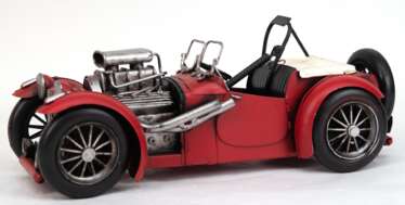 Fahrzeugmodell &amp;quot;Englischer Oldtimer um 1932&amp;quot;, Metall, farbig gefasst, L. 32 cm
