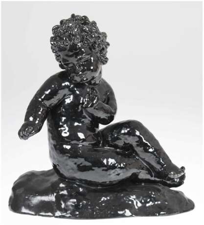 Goldscheider-Figur "Sitzender Putto", Wien, Keramik, schwarz glasiert, gemarkt, Preß-Nr. 5305 1 10, Sockel repariert, H. 28,5 cm - photo 1