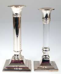 2 Kerzenhalter, 1-flammig, versilbert, 1x Schaft mit farblosem Kunststoffeinsatz, H. 18,5 cm und 19 cm