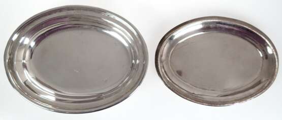 Schälchen und kleines Tablett (Rand etwas gedellt), oval, versilbert, 3,5x22x16 cm und 19,5x14 cm - photo 1