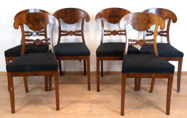 6 Biedermeier-Stühle, Mahagoni, Schaufellehne mit beschnitzter Strebe, Gebrauchspuren, 88x46x42 cm