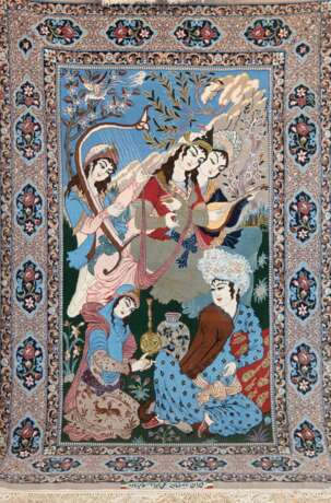 Bild-Teppich, Isfahan, Korkwolle auf Seide, signiert, figürlich, Darstellung eines Orientalen mit 4 anmutigen Frauen, 111x177 cm - Foto 1