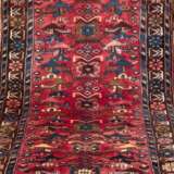 Hamadan, rotgrundig, mit dunklem, ornamentalem Muster, 295x102 cm - Foto 1