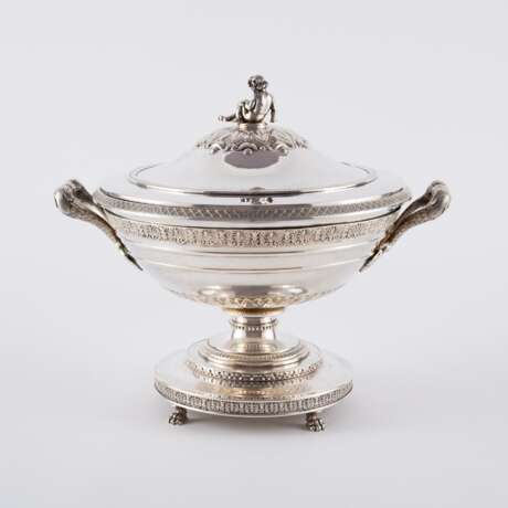 Messulam. FOOTED SILVER LID BOWL WITH DOLPHIN DECOR - photo 4