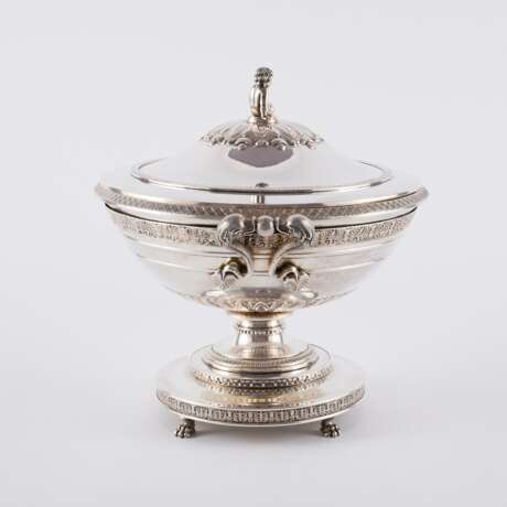 Messulam. FOOTED SILVER LID BOWL WITH DOLPHIN DECOR - фото 5