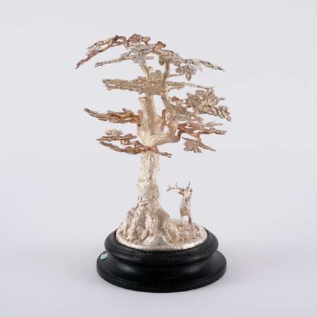Germany. EXTRAORDINARY SILVER HUNTING CENTRE PIECE WITH STAG UNDER A LARGE OAK TREE - photo 5