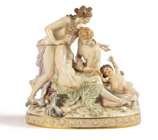 Meissen. LARGE PORCELAIN GROUP 'THREE GRACES WITH CUPID' - photo 1