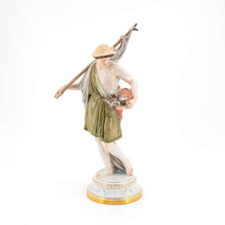 Meissen. LARGE PORCELAIN FIGURINE OF A FISHER - photo 2