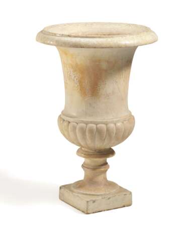 Italy. LARGE MARBLE CRATER VASE - photo 1