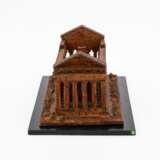 Italy. 'GRAND TOUR' CORK MODEL OF AN ANCIENT TEMPLE IN PAESTUM - photo 2