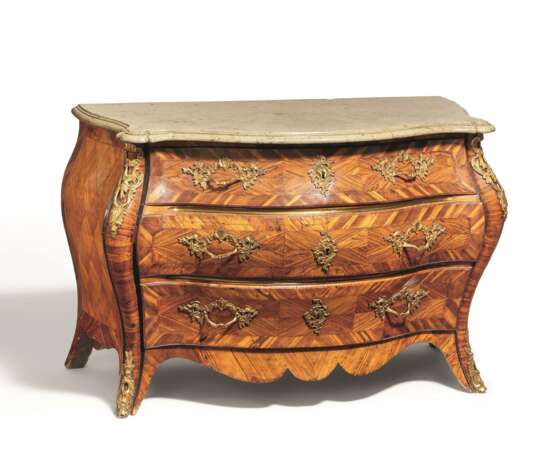 Sweden. MAGNIFICENT ROCOCO KINGWOOD CHEST OF DRAWERS - фото 1
