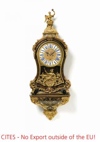 France. POMPOUS PENDULE WITH MUSICAL CLOCK ON CONSOLE - фото 1