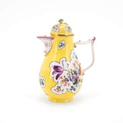 Meissen. PORCELAIN COFFEE POT WITH YELLOW GROUND AND FLORAL PAINTING