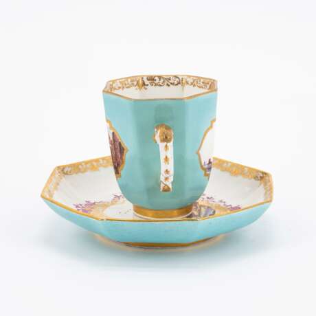 Meissen. OCTAGONAL PORCELAIN CREAM JUG; HANDLES CUP AND SAUCER WITH TURQUOISE BACKGROUND AND LANDSCAPE DECORATIONS - photo 4