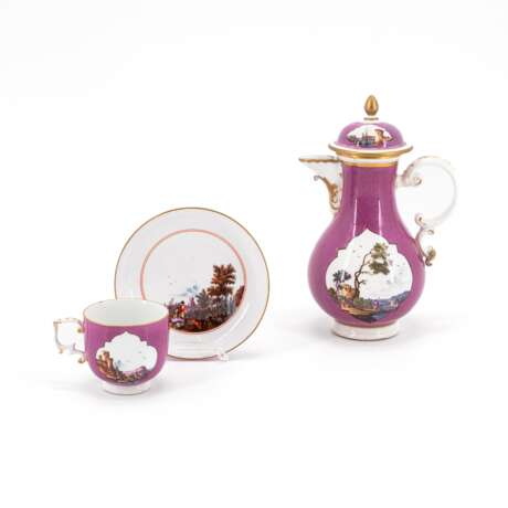 Meissen. A PORCELAIN COFFEE JUG, CUP AND SAUCER WITH PURPLE GROUND AND LANDSCAPE CARTOUCHES - photo 1