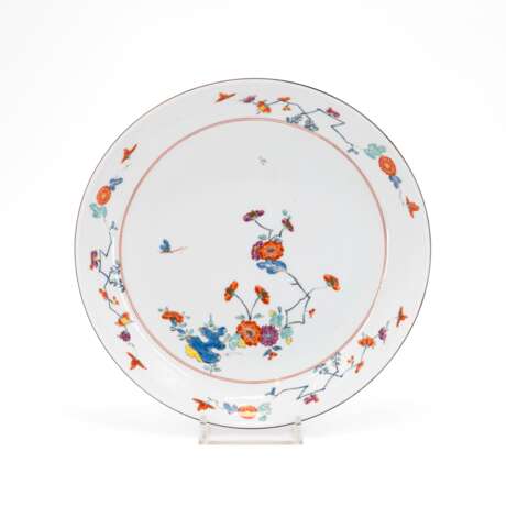 Meissen. LARGE PORCELAIN PLATTER WITH KAKIEMON DECORATION - photo 1