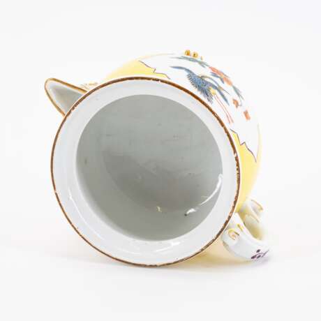 Meissen. PORCELAIN CREAM POT WITH BRIGHT YELLOW GROUND AND CRANE DECOR - фото 5