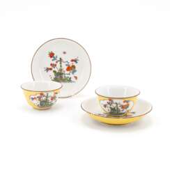 Meissen. TWO PORCELAIN TEA BOWLS AND TWO SAUCERS WITH YELLOW GROUND AND KAKIEMON