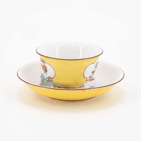 Meissen. TWO PORCELAIN TEA BOWLS AND TWO SAUCERS WITH YELLOW GROUND AND KAKIEMON - фото 2