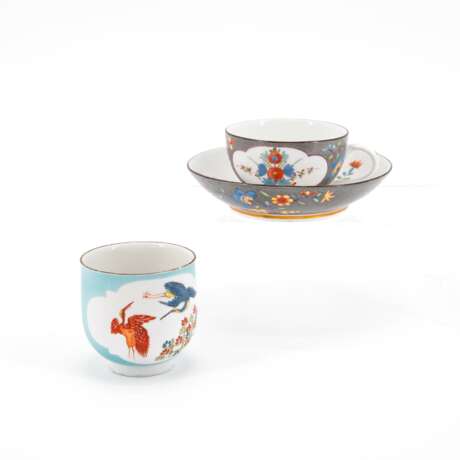 Meissen. PORCELAIN CAP & SAUCER WITH GREY GROUND AND "INDIAN FLOWERS" & CUP WITH TURQUOISE GROUND AND CRANE - photo 1