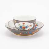 Meissen. PORCELAIN CAP & SAUCER WITH GREY GROUND AND "INDIAN FLOWERS" & CUP WITH TURQUOISE GROUND AND CRANE - photo 3