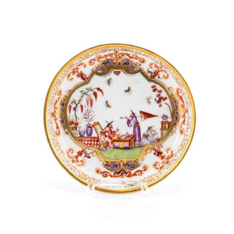 Meissen. SMALL PORCELAIN SAUCER WITH CHINOISERIES - photo 2