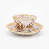 Meissen. TWO PORCELAIN TEA BOWLS WITH SAUCERS AND CHINOISERIES IN CARTOUCHES WITH PURPLE LUSTRE - фото 7