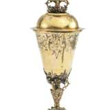 Southern German. EARLY VERMEIL SILVER LIDDED GOBLET WITH COLOURED LID - фото 1