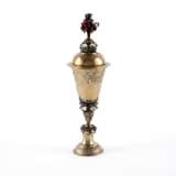 Southern German. EARLY VERMEIL SILVER LIDDED GOBLET WITH COLOURED LID - фото 2